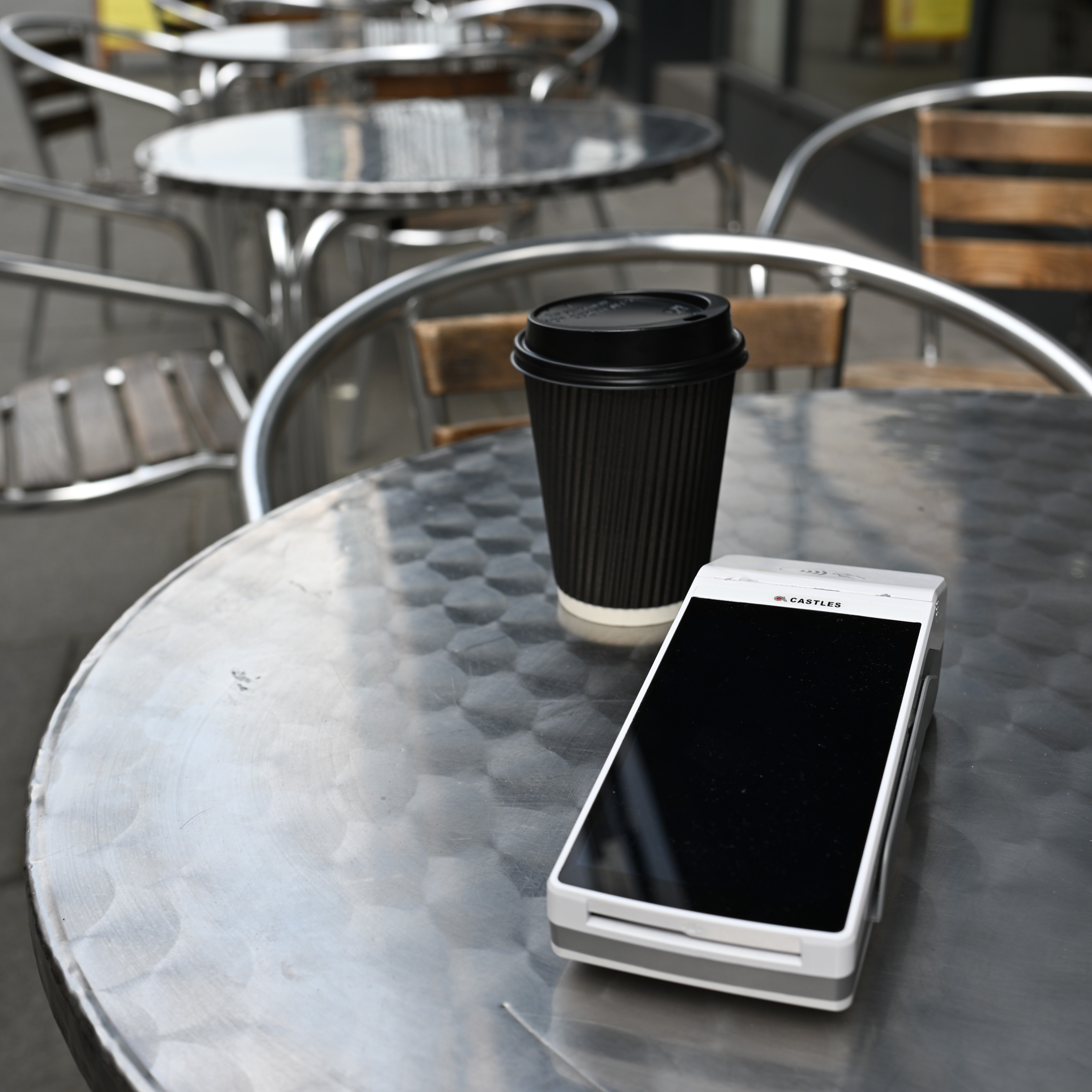 6 benefits of using a portable card payment machine